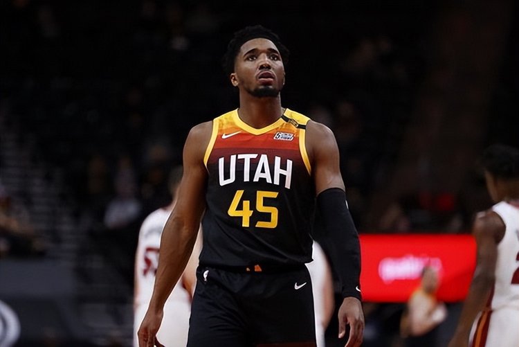 不断交织的 不断交织的