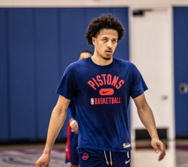 探讨巴黎圣 探讨巴黎圣